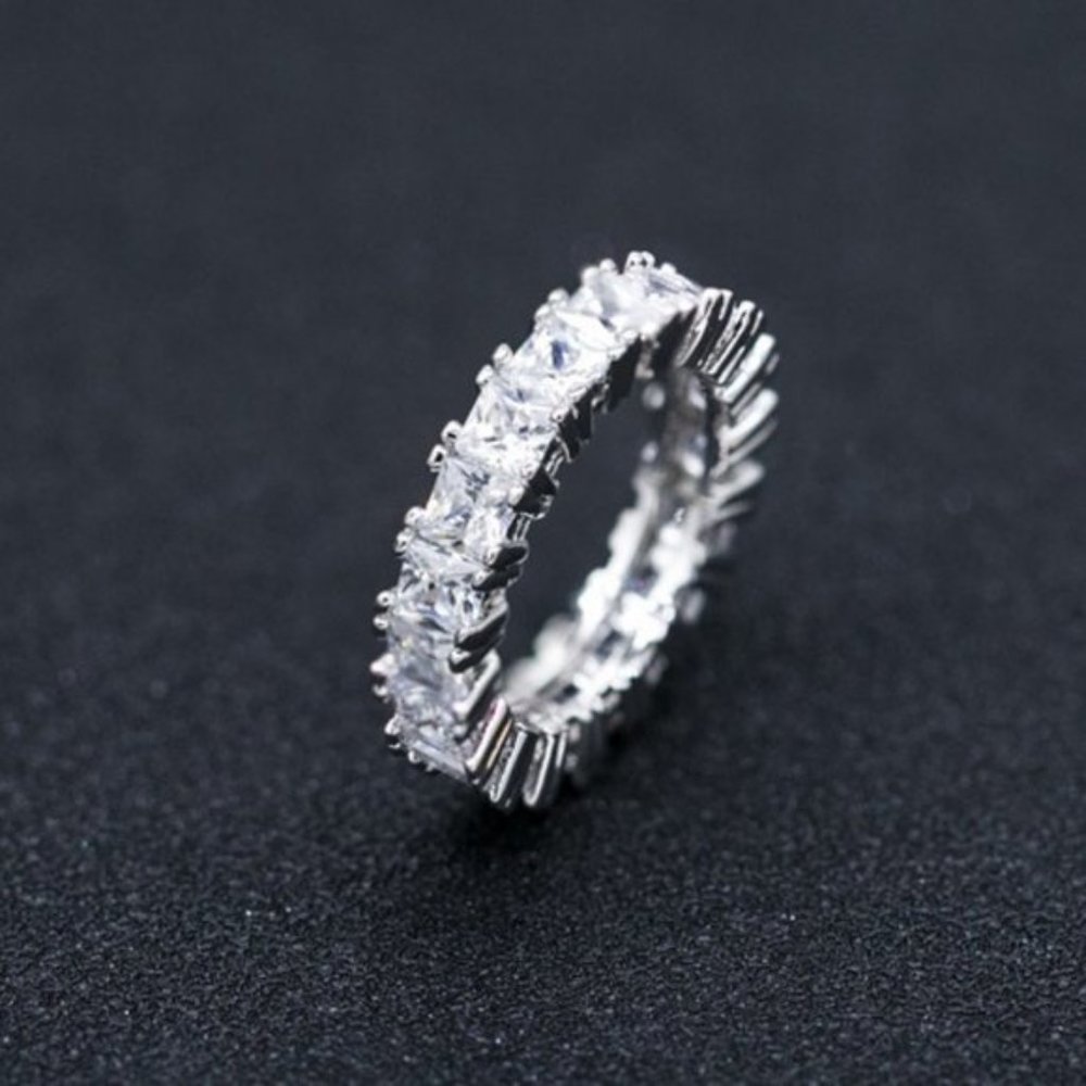 *NEW*Eternity 18K White Gold Square Diamond Ring - Picture 6 of 8